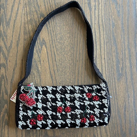 VIRAL Black and White Beaded Cherry Bag 🍒 - Picture 1 of 7
